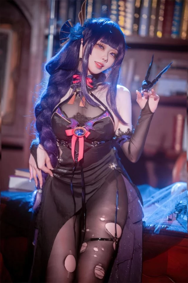 女神安食Ajiki变身不同角色，诠释COSPLAY的无限魅力！